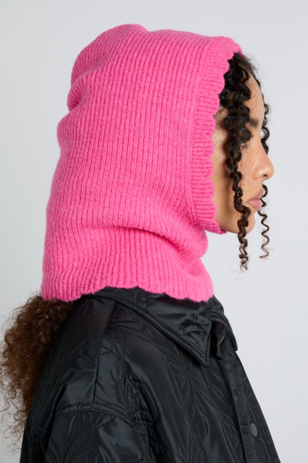 scalloped edge hood in pink - Image 2