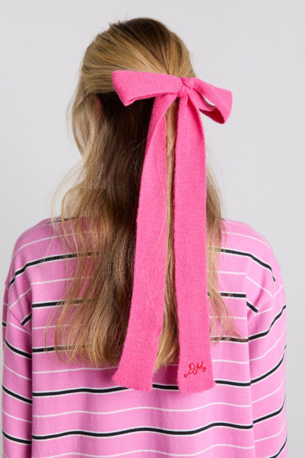 knitted hair bow in pink - Image 4