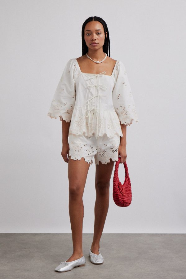 lana shorts - broderie