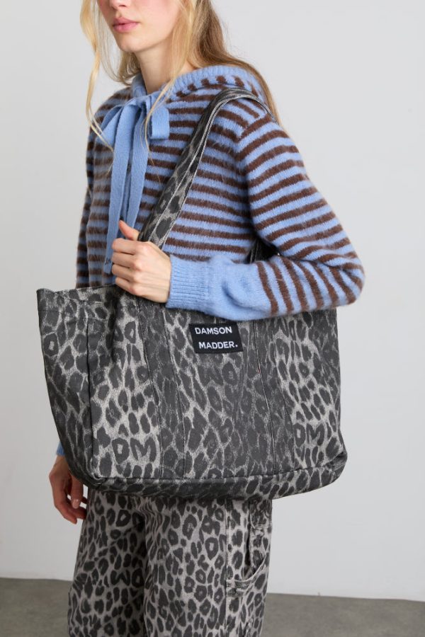 canvas tote bag in grey leopard print - Image 2