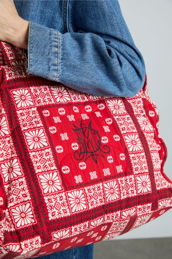 quilted tote bag in red bandana print - Image 2