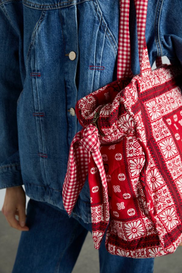 quilted tote bag in red bandana print - Image 4