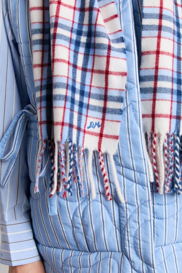 bonnie check scarf in responsible wool - Image 4