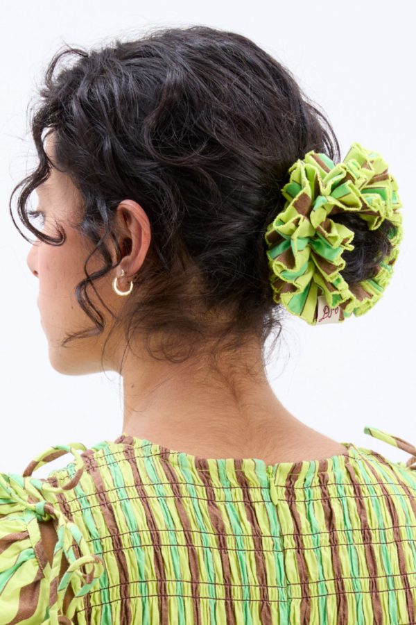 garter scrunchie in tropical stripe - Image 3